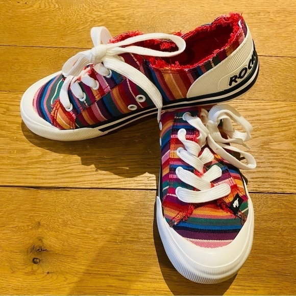 Rocket Dog Jazzin rainbow lace ups size 8.5 NEW - Picture 1 of 9